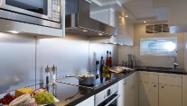 Sunseeker Predator 92 Sport Galley